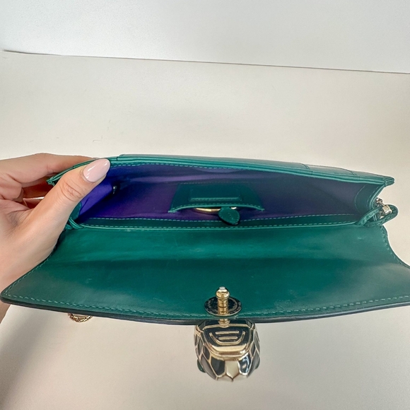 Bulgari Serpenti Forever Small Green Pre-loved with Mirror - Picture 7 of 12